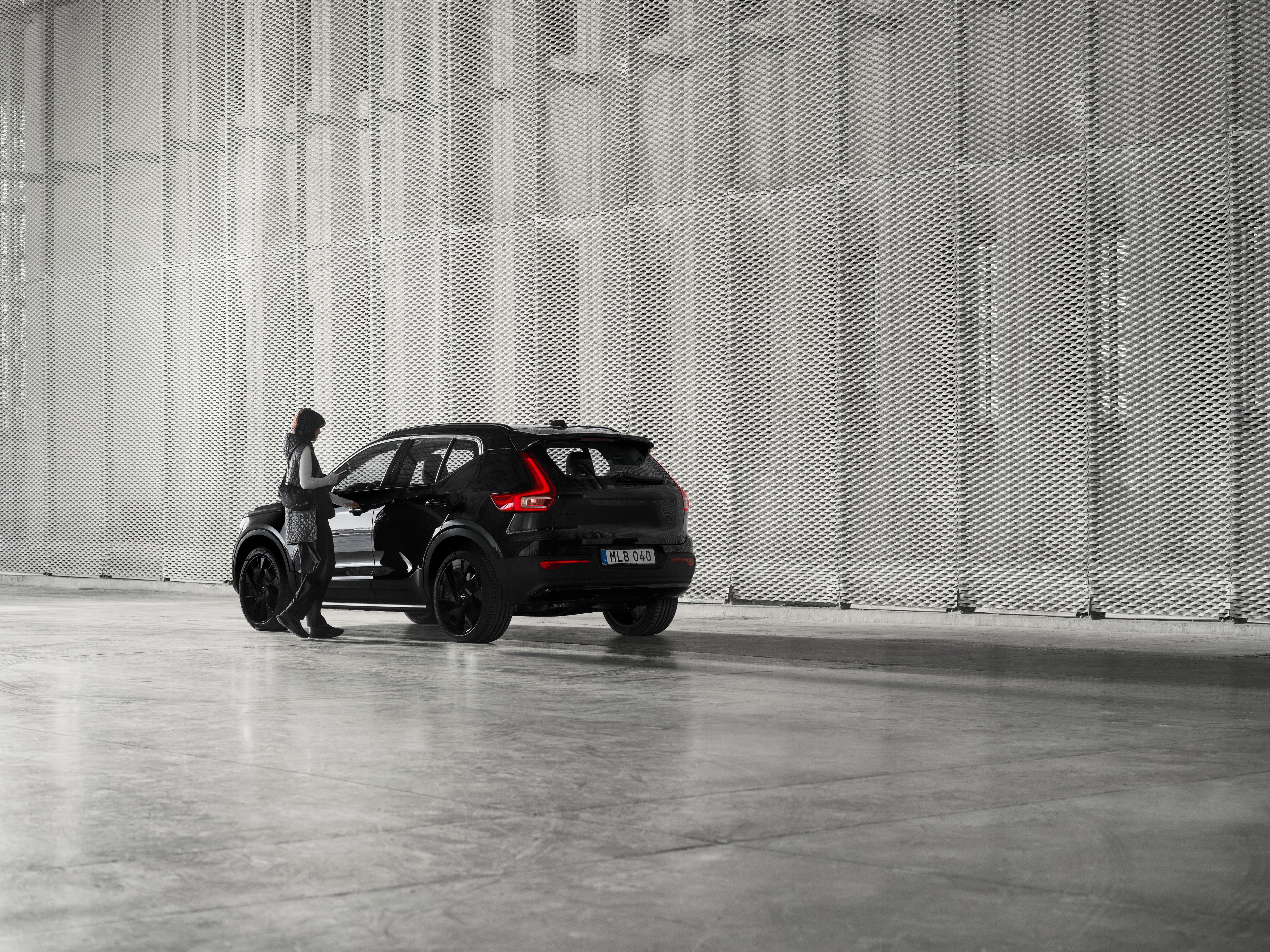 XC40 mild hybrid з вигодою до 137 700 гривень*